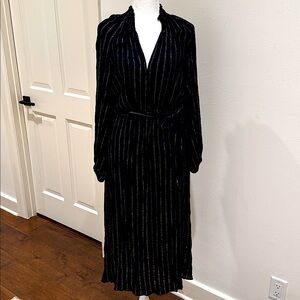 Traffic People-Women’s Black & Metallic Gold & Silver Long Sleeve Dress- Size:XS